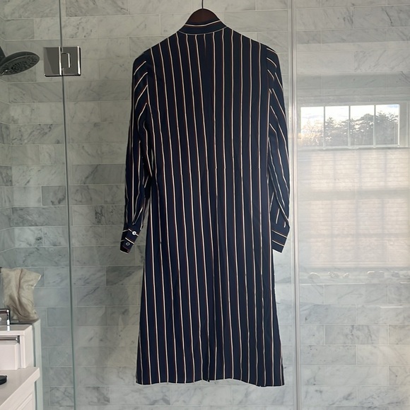 Frame silk midi shirt dress - size 6 EUC - Picture 3 of 3